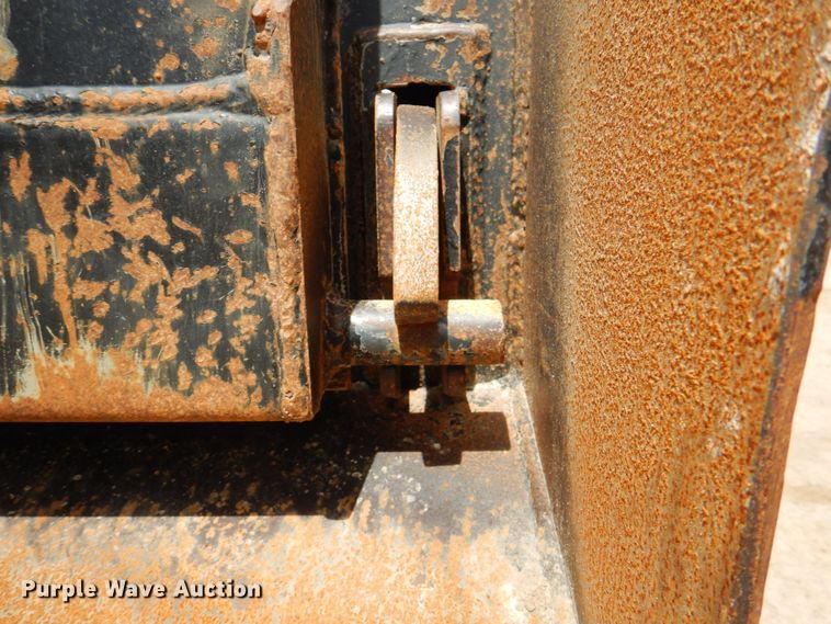 image for item IQ9287 2012 Freightliner Coronado SD  dump truck