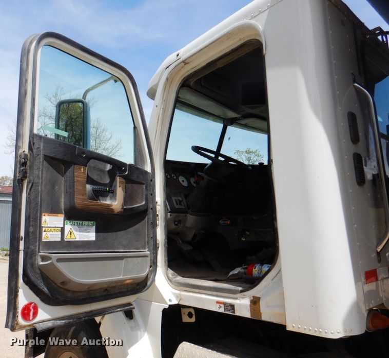 image for item IQ9287 2012 Freightliner Coronado SD  dump truck