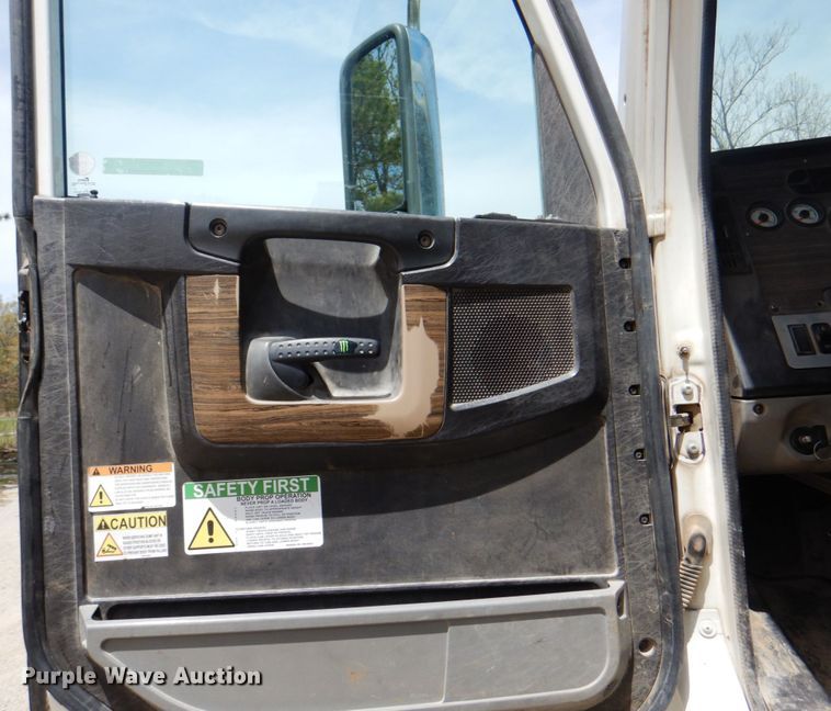 image for item IQ9287 2012 Freightliner Coronado SD  dump truck