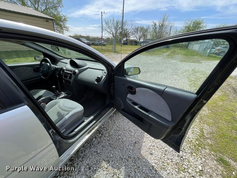 image for item IR9781 2004 Saturn Ion