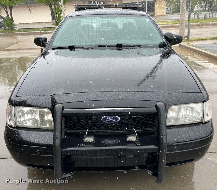 image for item IR9865 2010 Ford Crown Victoria Police Interceptor