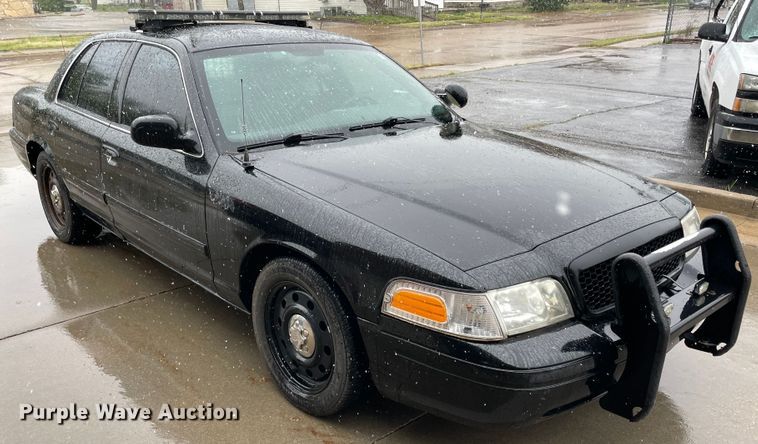 image for item IR9865 2010 Ford Crown Victoria Police Interceptor