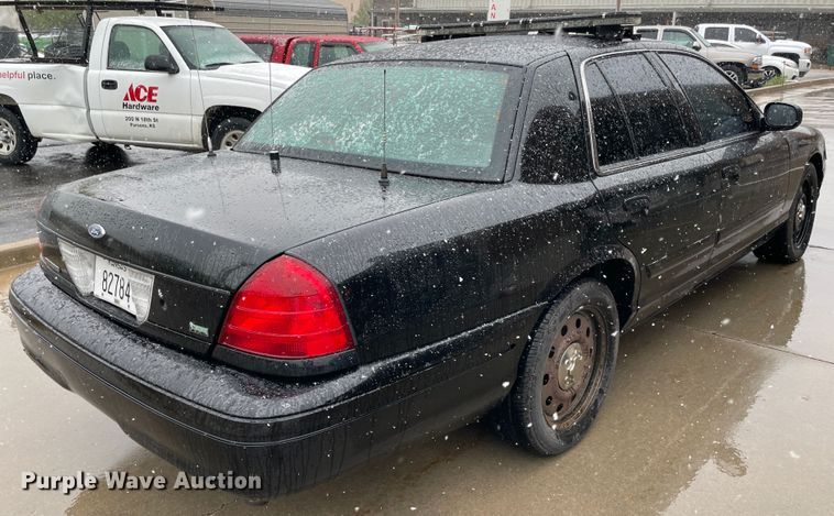 image for item IR9865 2010 Ford Crown Victoria Police Interceptor