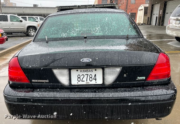 image for item IR9865 2010 Ford Crown Victoria Police Interceptor