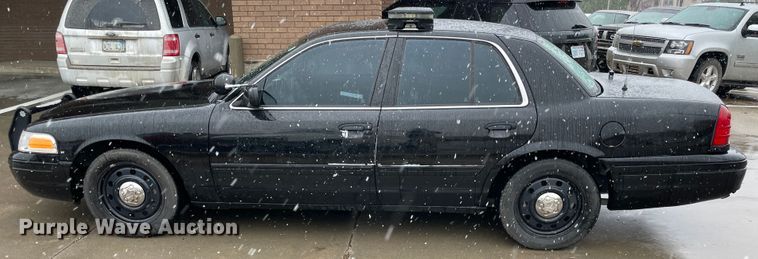 image for item IR9865 2010 Ford Crown Victoria Police Interceptor