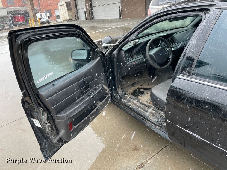 image for item IR9865 2010 Ford Crown Victoria Police Interceptor