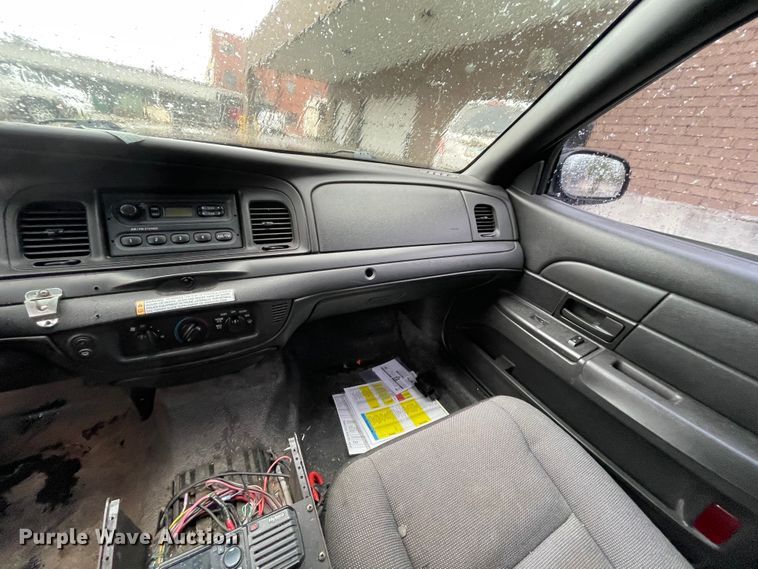 image for item IR9865 2010 Ford Crown Victoria Police Interceptor