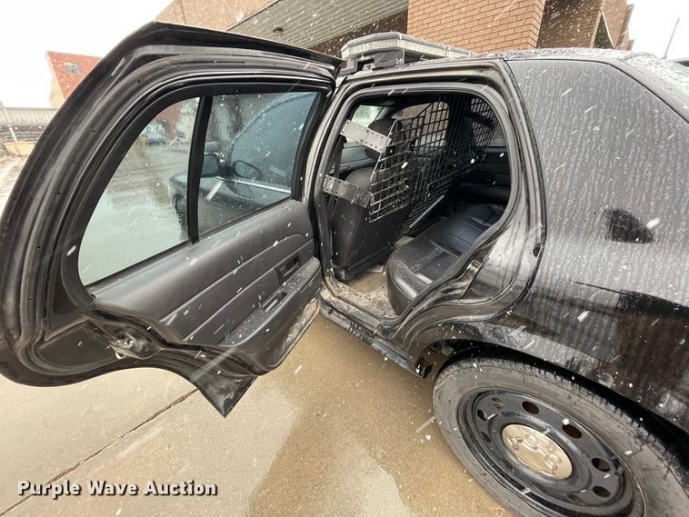 image for item IR9865 2010 Ford Crown Victoria Police Interceptor