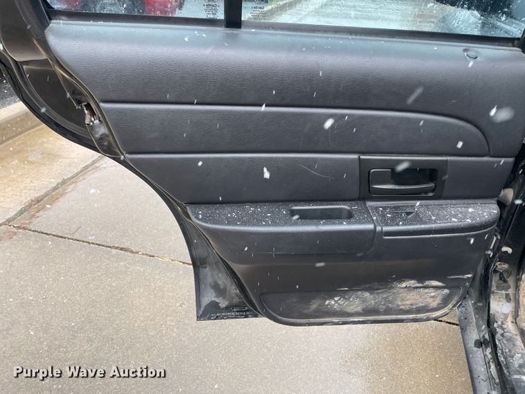 image for item IR9865 2010 Ford Crown Victoria Police Interceptor