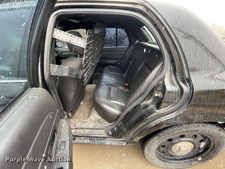 image for item IR9865 2010 Ford Crown Victoria Police Interceptor