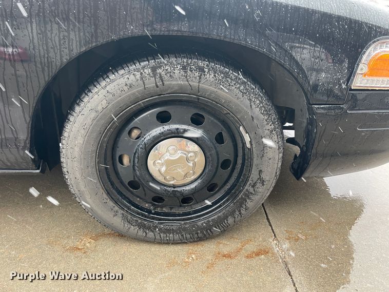 image for item IR9865 2010 Ford Crown Victoria Police Interceptor