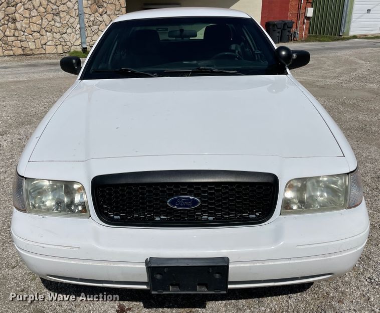 image for item IR9987 2011 Ford Crown Victoria Police Interceptor