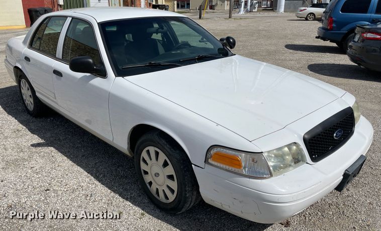 image for item IR9987 2011 Ford Crown Victoria Police Interceptor