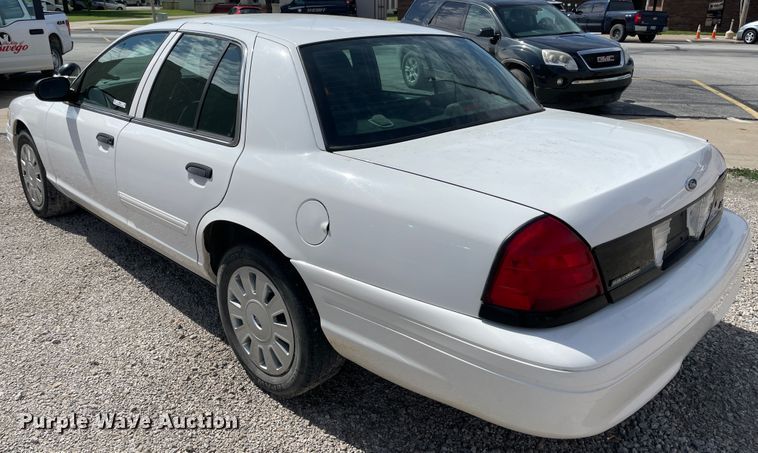 image for item IR9987 2011 Ford Crown Victoria Police Interceptor
