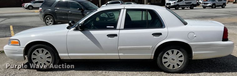 image for item IR9987 2011 Ford Crown Victoria Police Interceptor