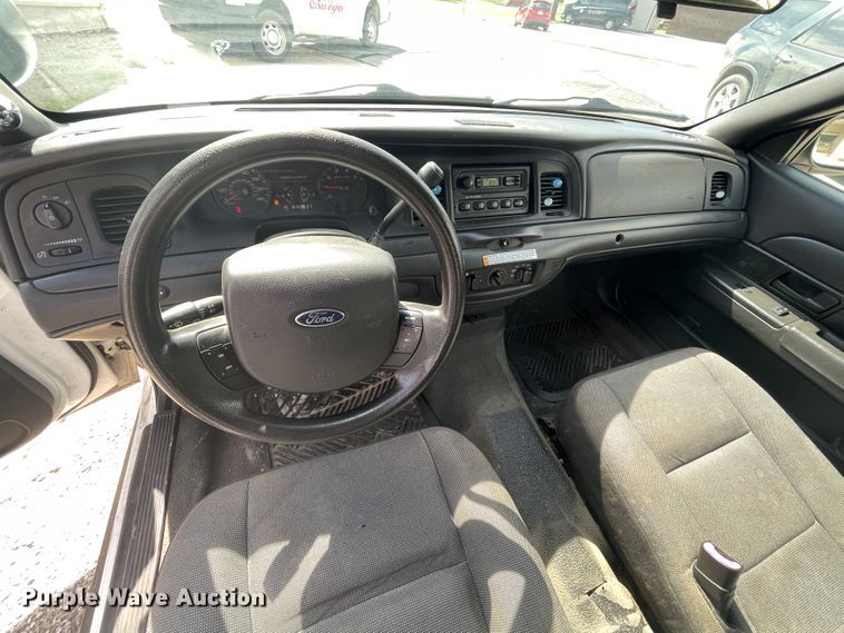 image for item IR9987 2011 Ford Crown Victoria Police Interceptor
