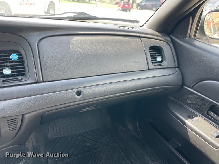 image for item IR9987 2011 Ford Crown Victoria Police Interceptor