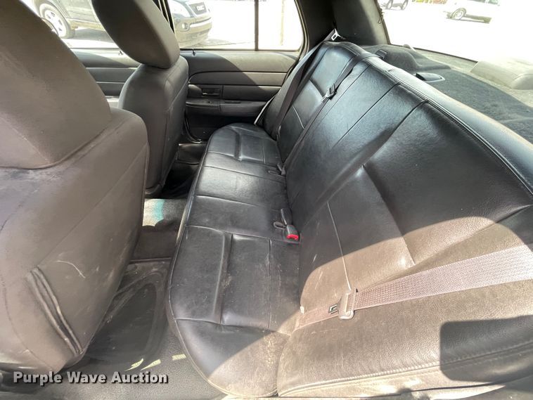 image for item IR9987 2011 Ford Crown Victoria Police Interceptor