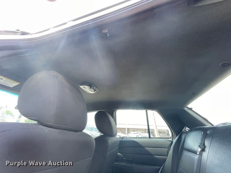 image for item IR9987 2011 Ford Crown Victoria Police Interceptor