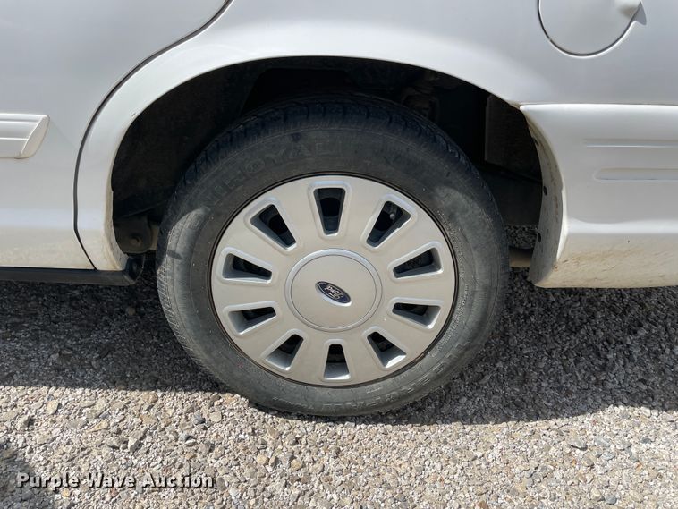 image for item IR9987 2011 Ford Crown Victoria Police Interceptor