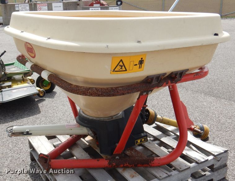 image for item IS9642 2004 Vicon PS403 spreader