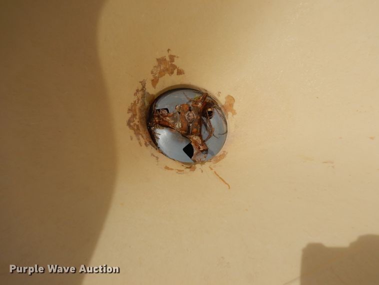 image for item IS9642 2004 Vicon PS403 spreader