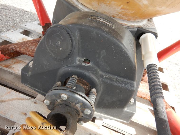 image for item IS9642 2004 Vicon PS403 spreader