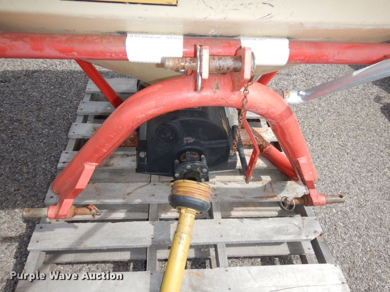 image for item IS9642 2004 Vicon PS403 spreader