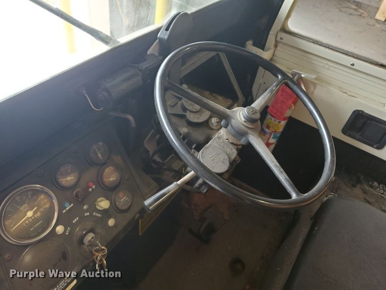 image for item IT9759 1991 Cushman  utility cart