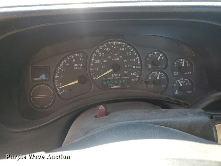 image for item IT9809 2000 Chevrolet Silverado 1500  pickup truck