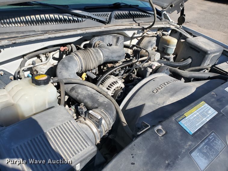 image for item IT9809 2000 Chevrolet Silverado 1500  pickup truck