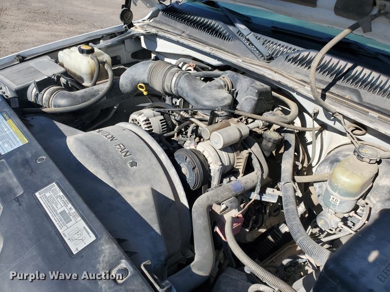 image for item IT9809 2000 Chevrolet Silverado 1500  pickup truck