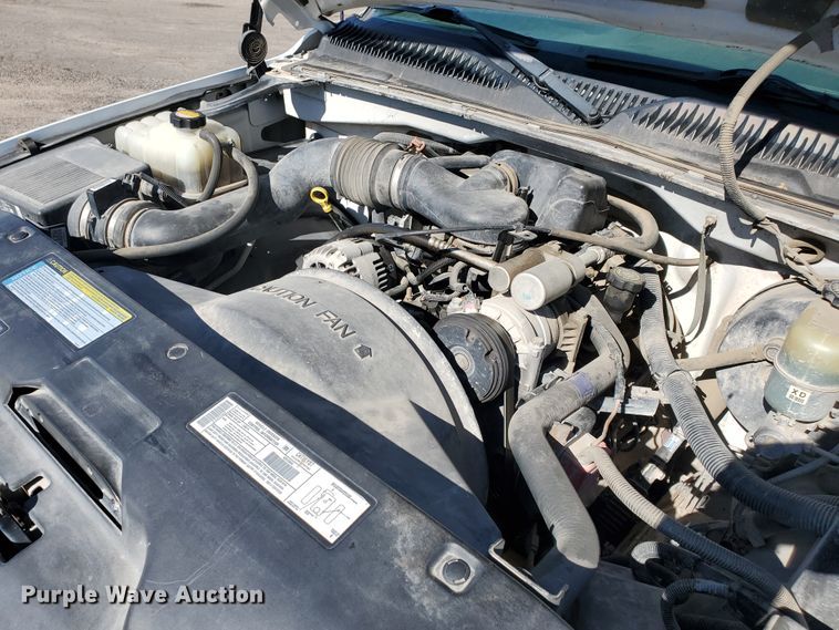 image for item IT9809 2000 Chevrolet Silverado 1500  pickup truck