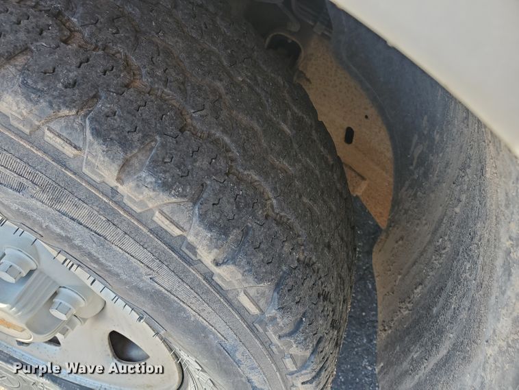 image for item IT9809 2000 Chevrolet Silverado 1500  pickup truck