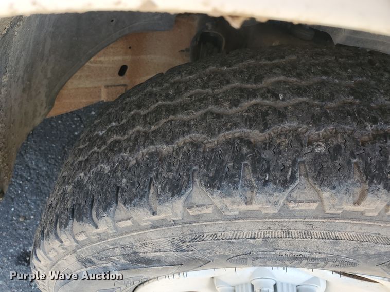 image for item IT9809 2000 Chevrolet Silverado 1500  pickup truck