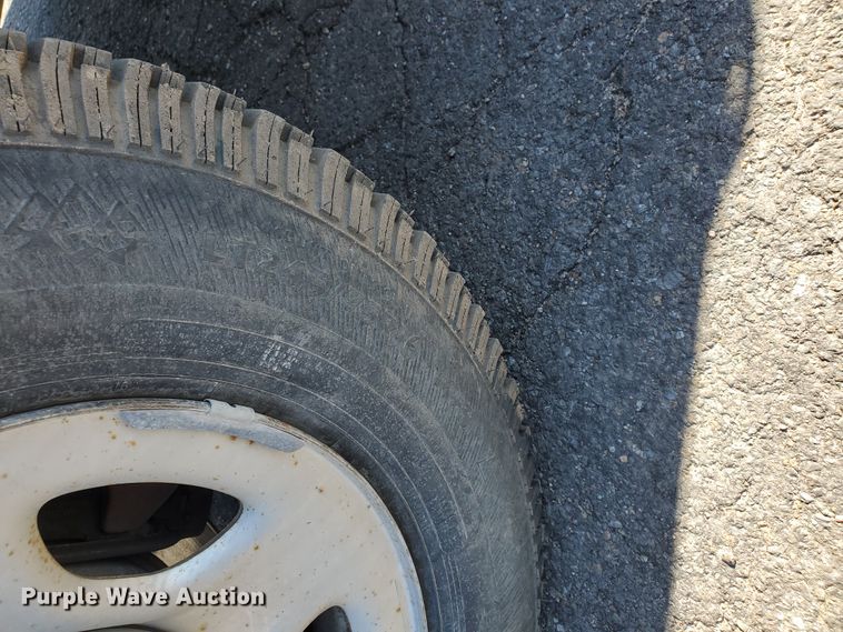 image for item IT9809 2000 Chevrolet Silverado 1500  pickup truck