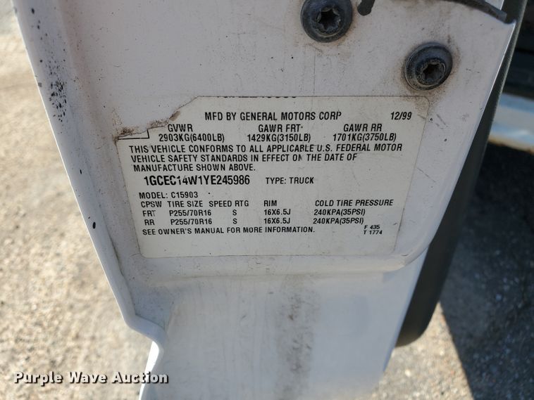 image for item IT9809 2000 Chevrolet Silverado 1500  pickup truck