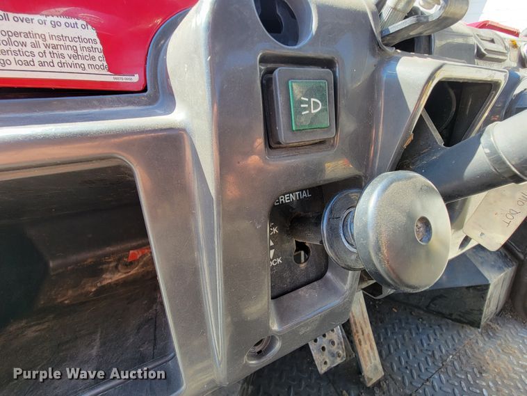 image for item IV9018 2007 Kawasaki Mule 3010  utility vehicle