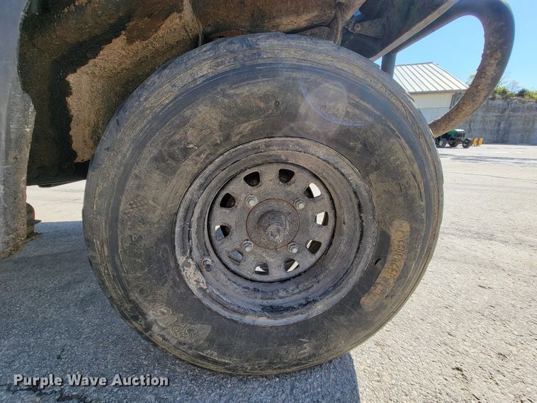 image for item IV9018 2007 Kawasaki Mule 3010  utility vehicle