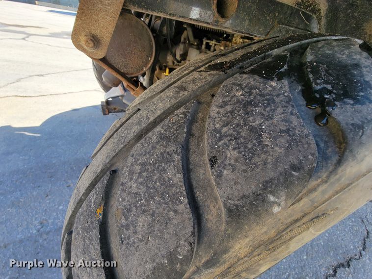 image for item IV9018 2007 Kawasaki Mule 3010  utility vehicle