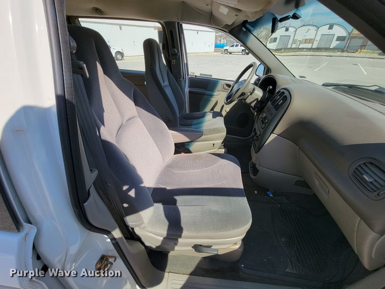 image for item IV9019 2002 Dodge Grand Caravan  van