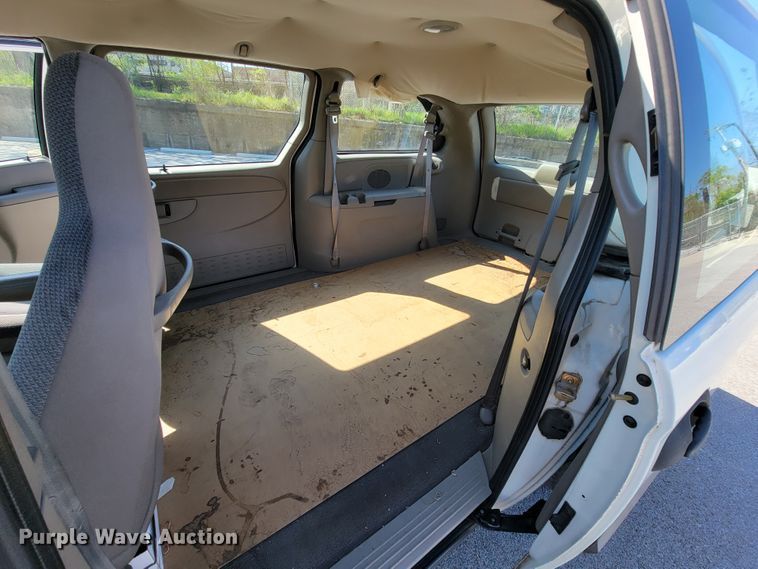 image for item IV9019 2002 Dodge Grand Caravan  van