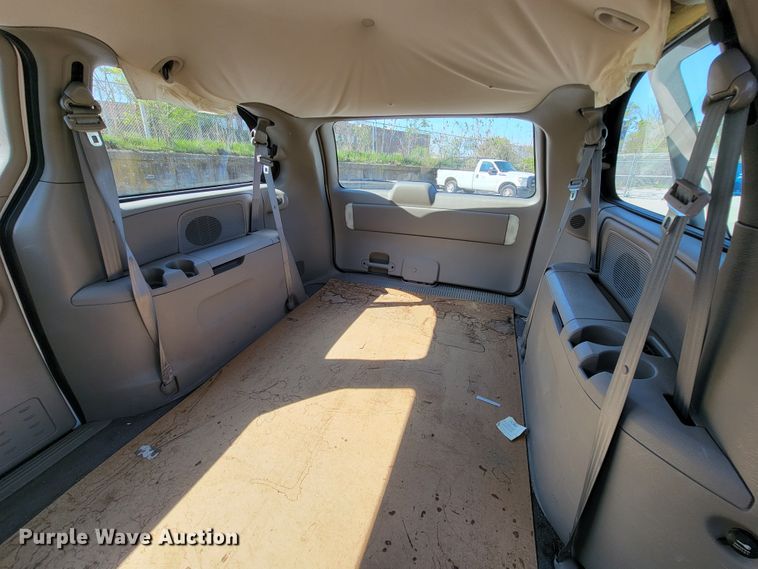 image for item IV9019 2002 Dodge Grand Caravan  van