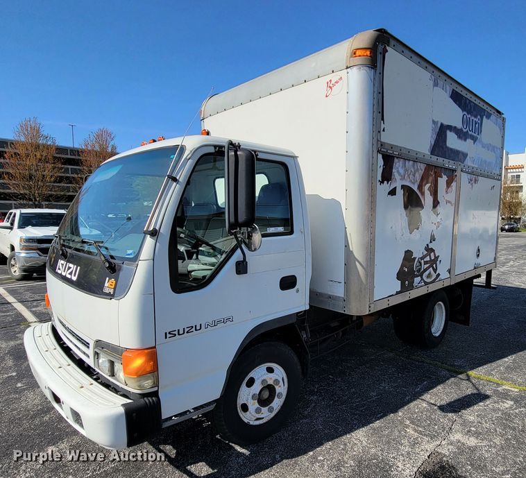 image for item IV9020 2001 Isuzu NPR  box truck