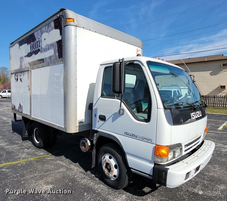 image for item IV9020 2001 Isuzu NPR  box truck