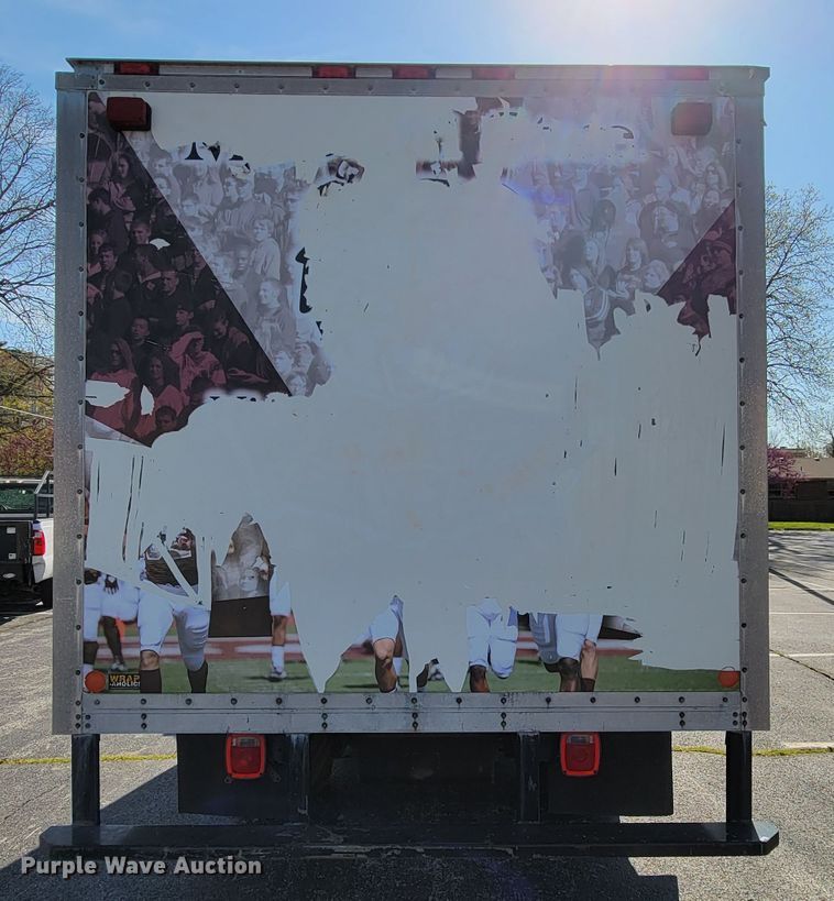 image for item IV9020 2001 Isuzu NPR  box truck