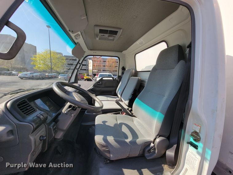 image for item IV9020 2001 Isuzu NPR  box truck