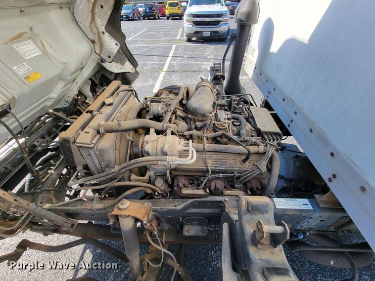 image for item IV9020 2001 Isuzu NPR  box truck