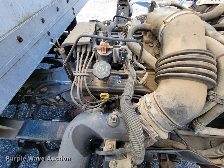 image for item IV9020 2001 Isuzu NPR  box truck