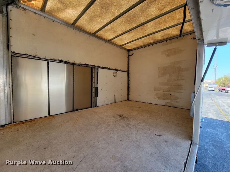 image for item IV9020 2001 Isuzu NPR  box truck